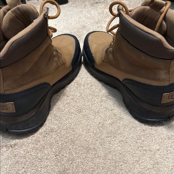 UGG Emmett duck boot Tan and Black Weather-Resistant Snow Boots - Picture 5 of 8